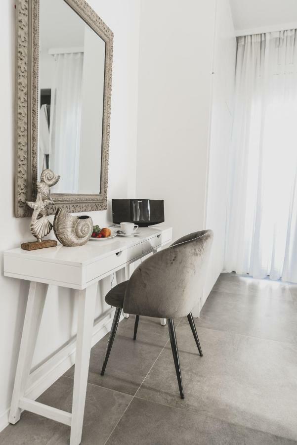 Riva Suites - Adults Only Apartment