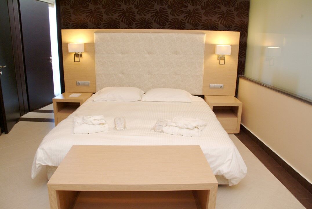 Ionian Emerald 5*