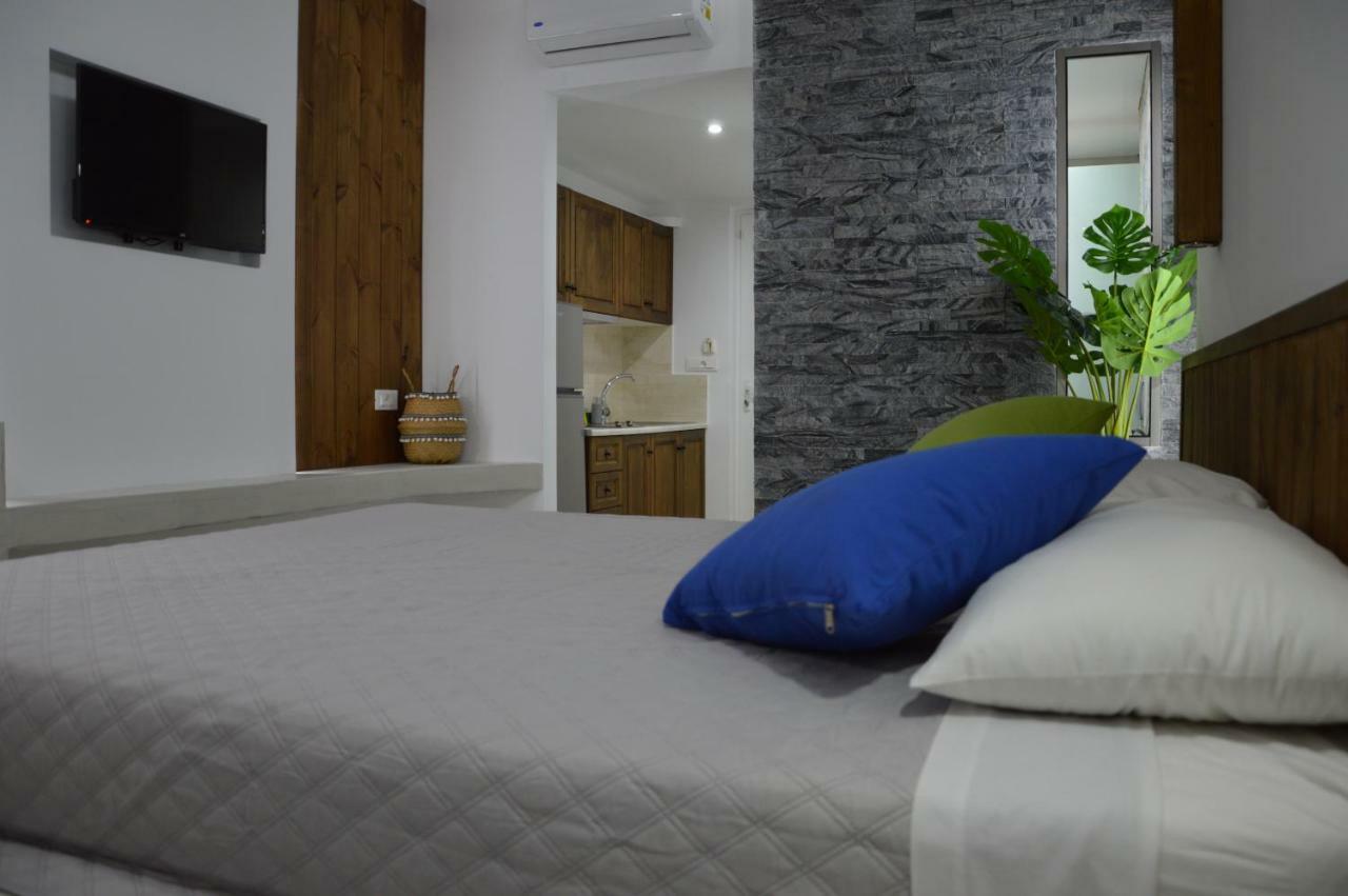 Kostas Studios Apartment *
