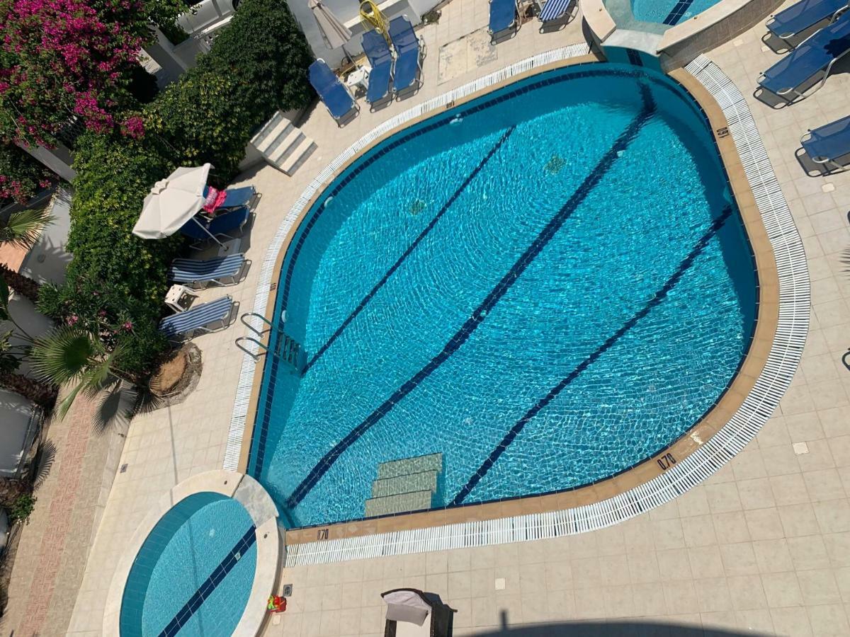 White Palace Aparthotel 2*
