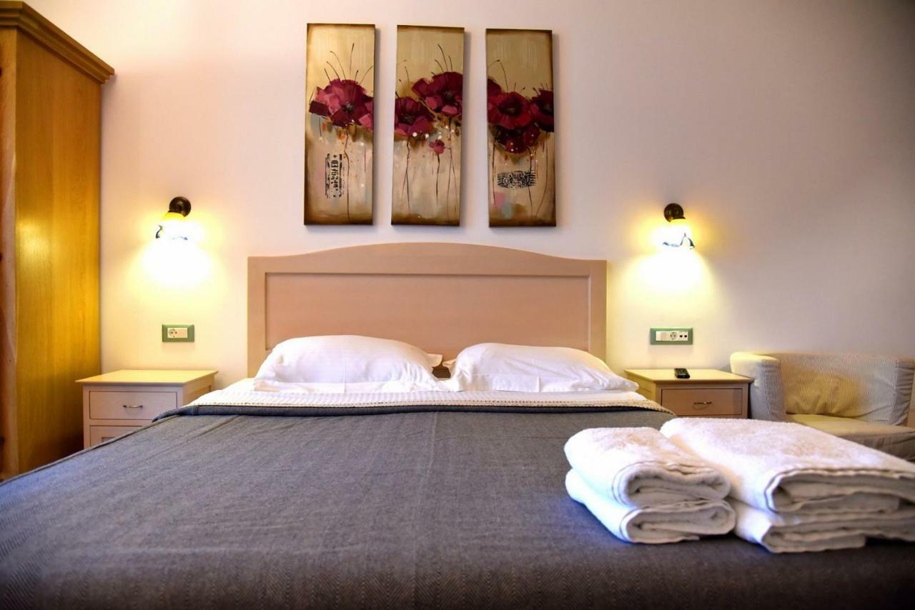 Hotel Messaria