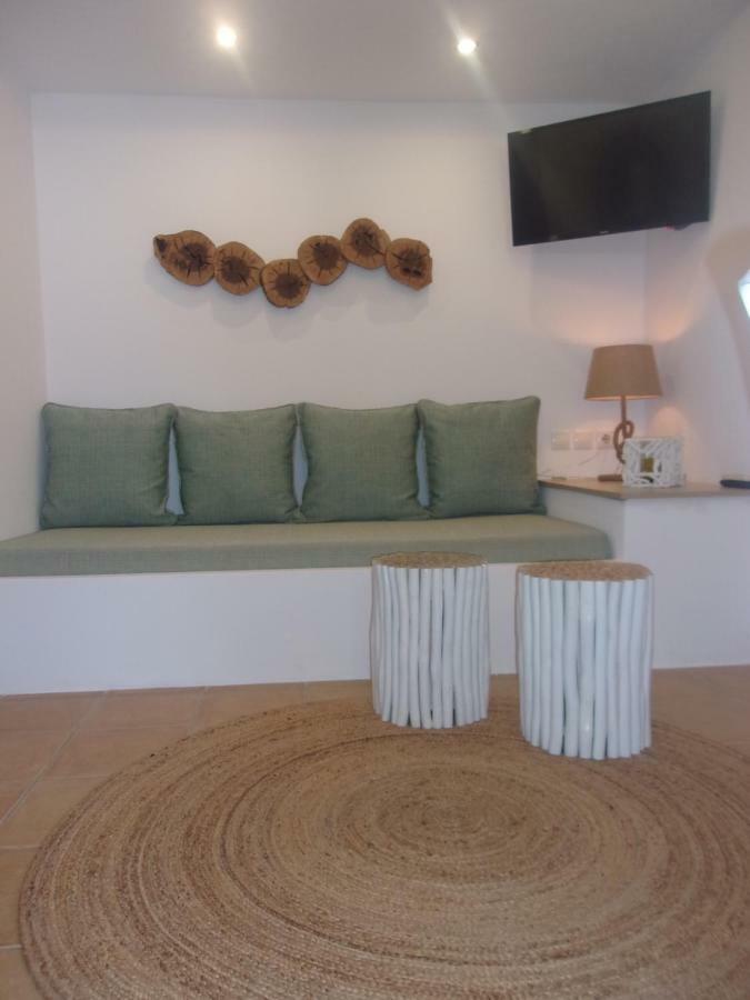 Mantelena & Family Apartment *