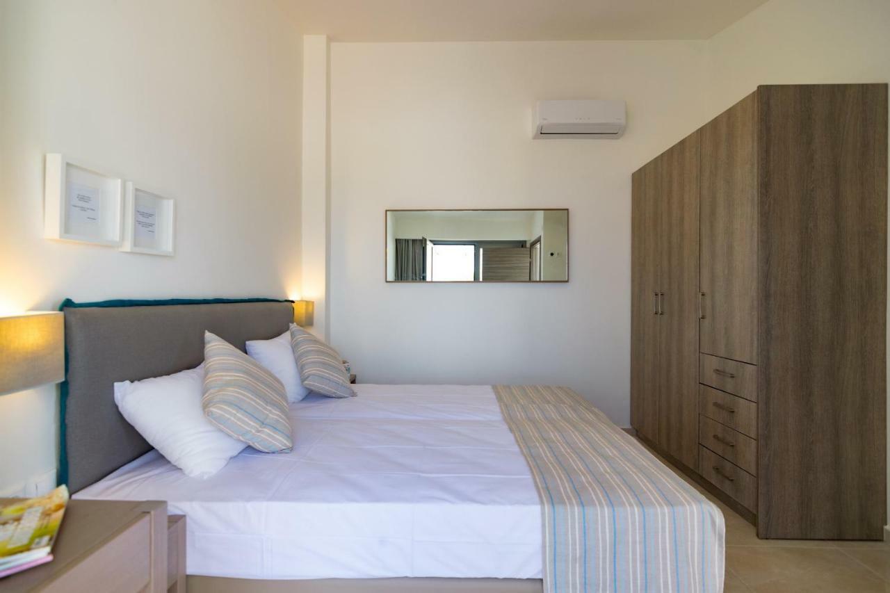 Blue Oyster * Platanes (Rethymno)
