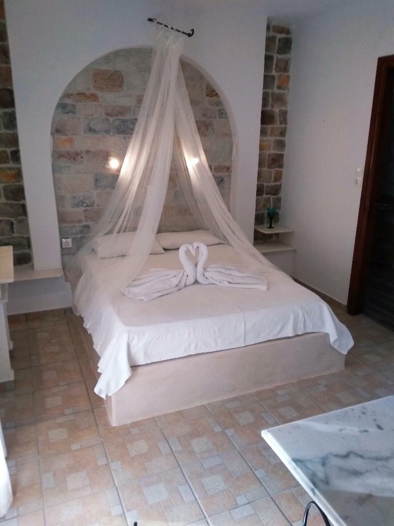 Naxos Summerland
