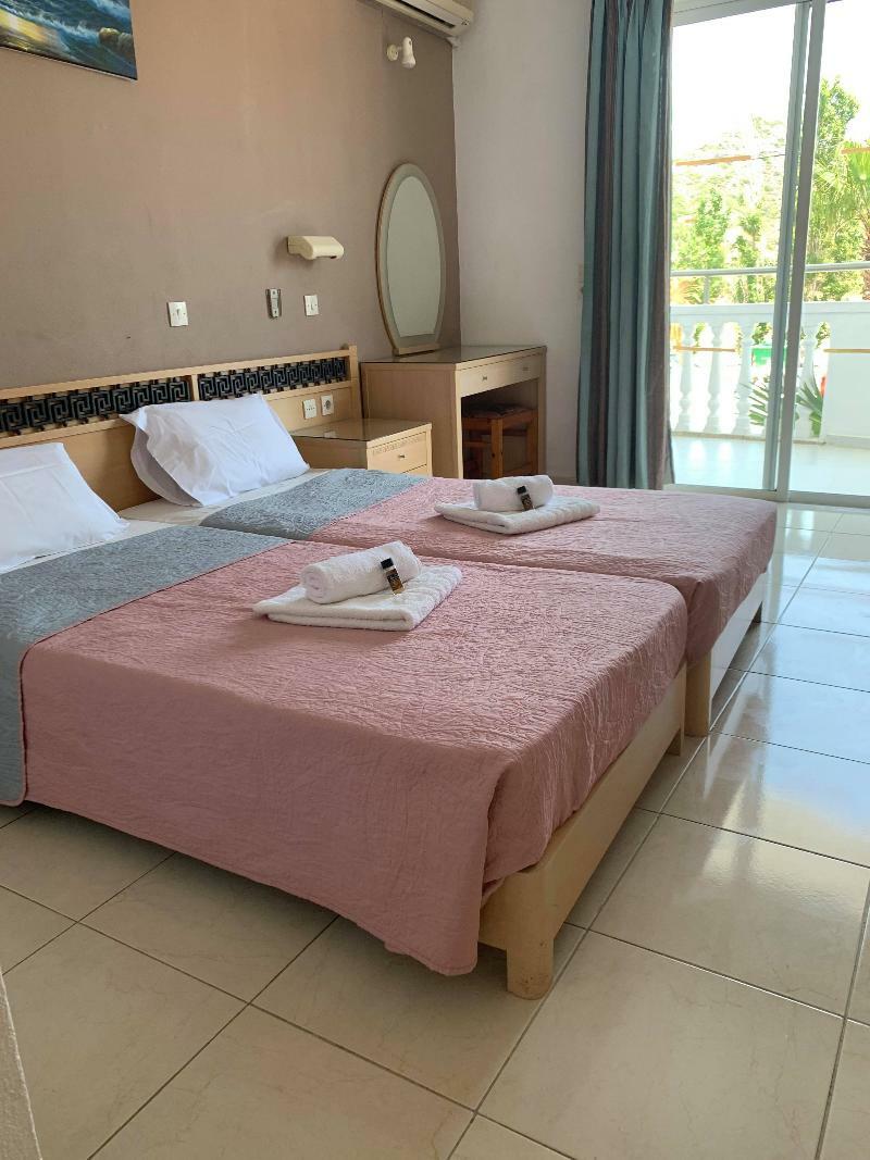 White Palace 2*