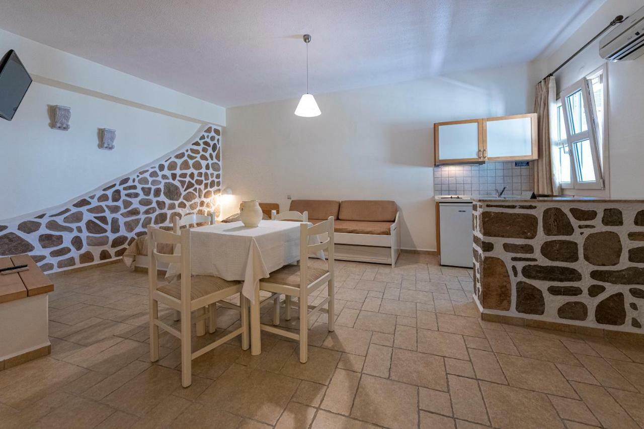 Aparthotel Filoxenia Adamantas (Milos)