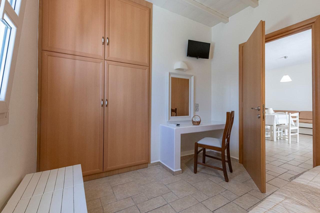 Aparthotel Filoxenia Adamantas (Milos)