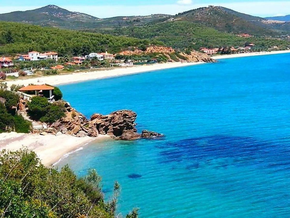 Salonikiou *