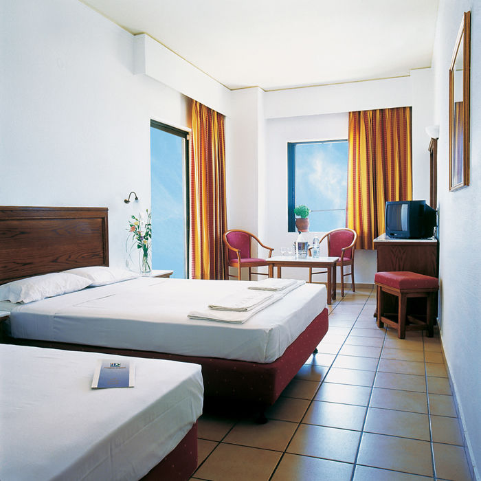 Hotel Chrissi Amoudia 4*