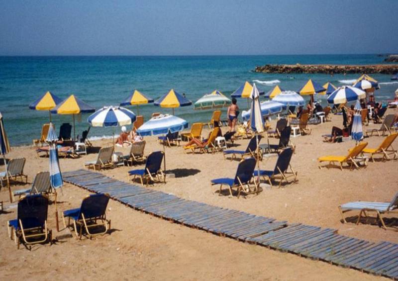 Erato Hotel 3*