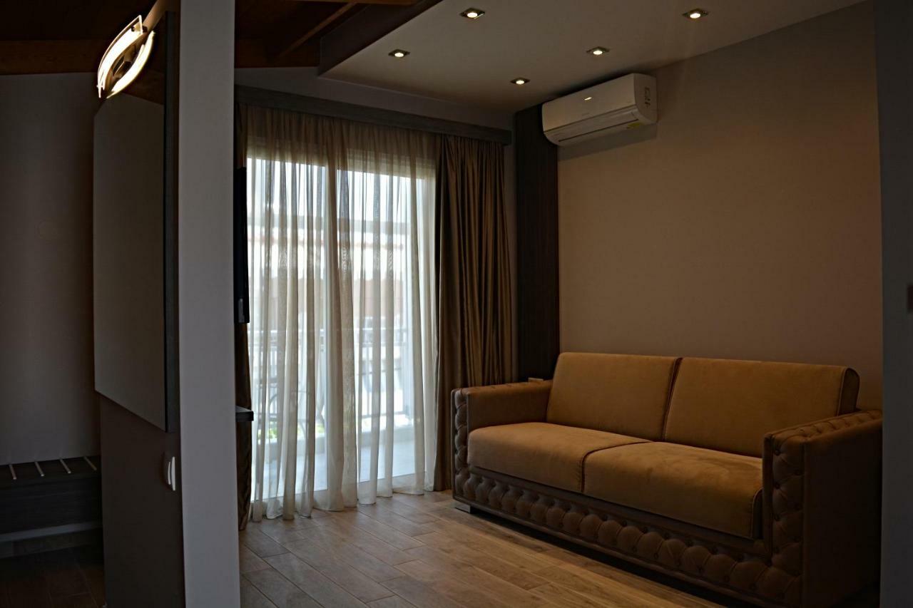 Phaethon & Apartment