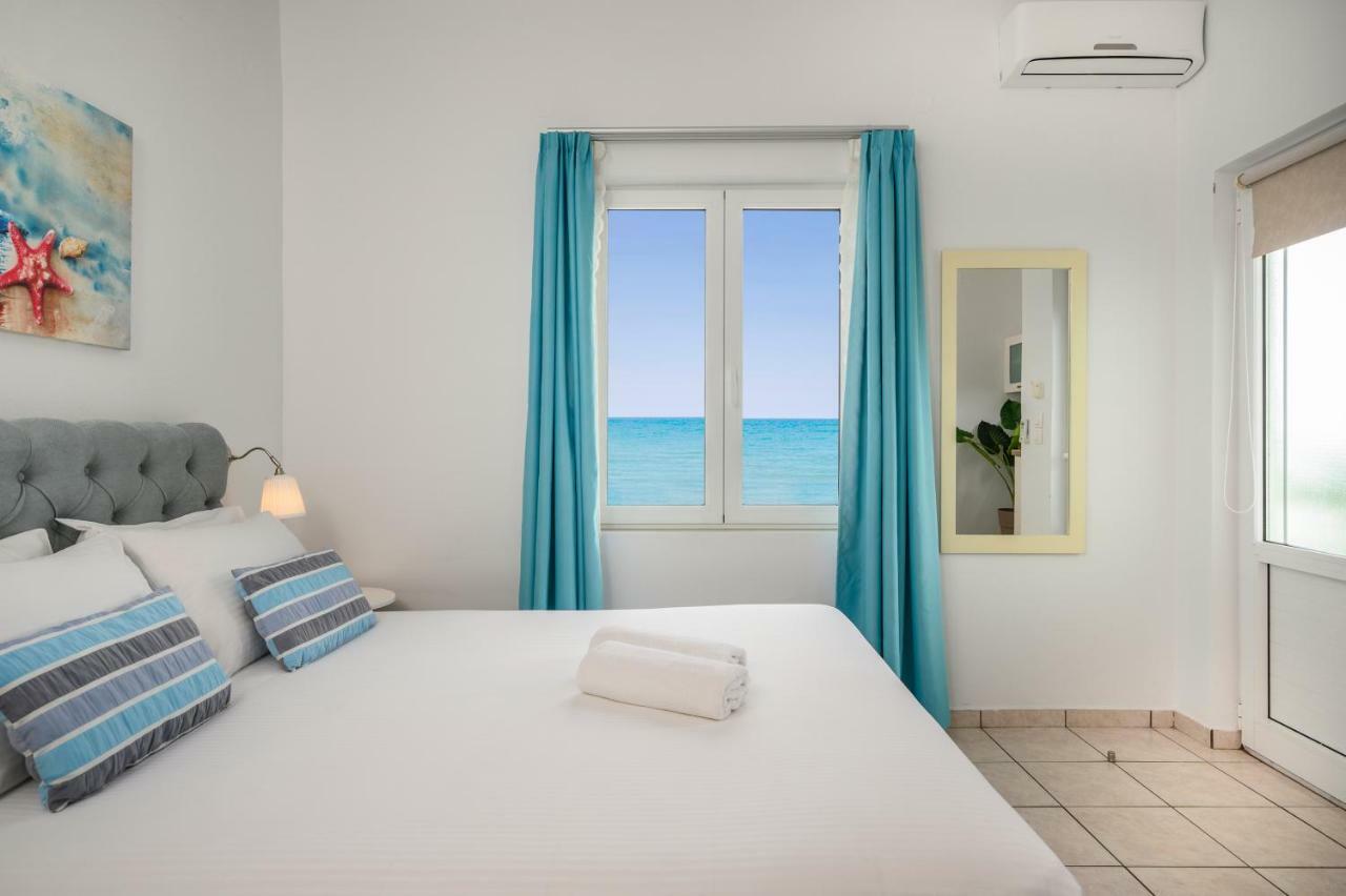 Hermes Front Apartment