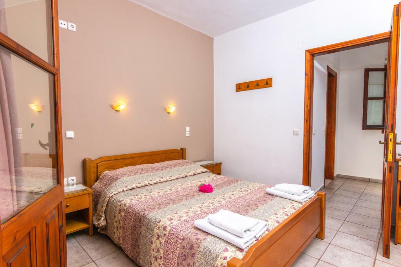 Charoula Apartment *