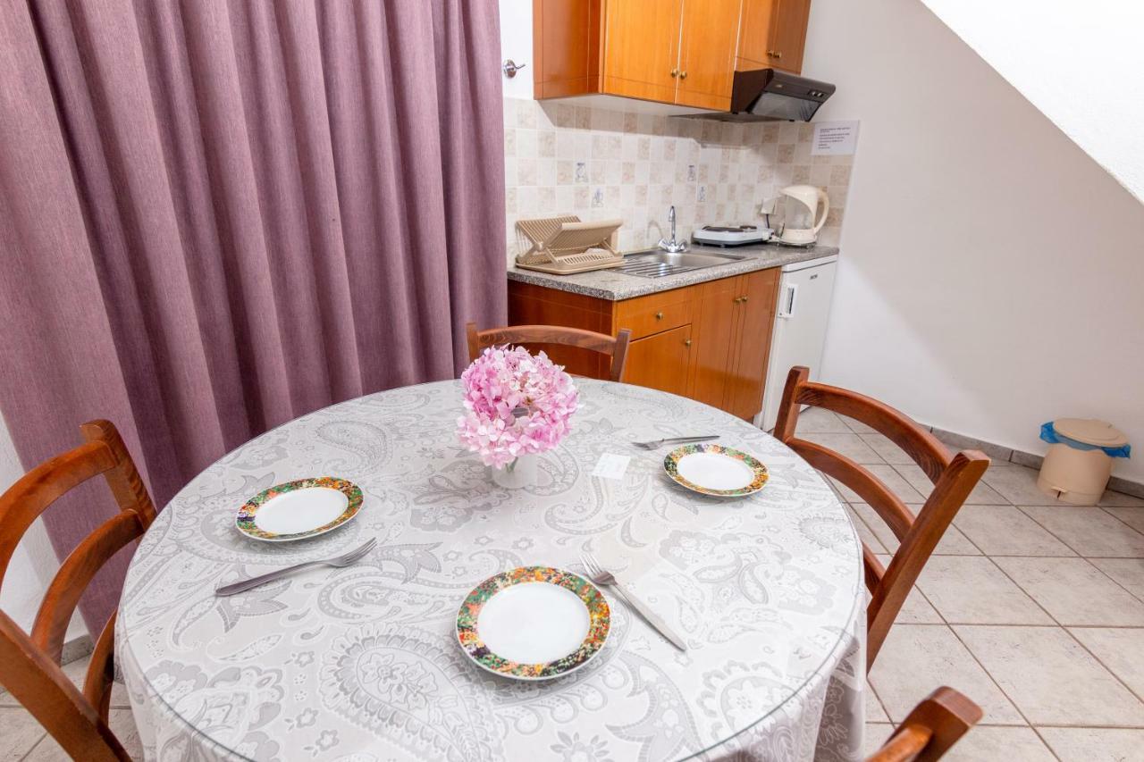 Charoula Apartment