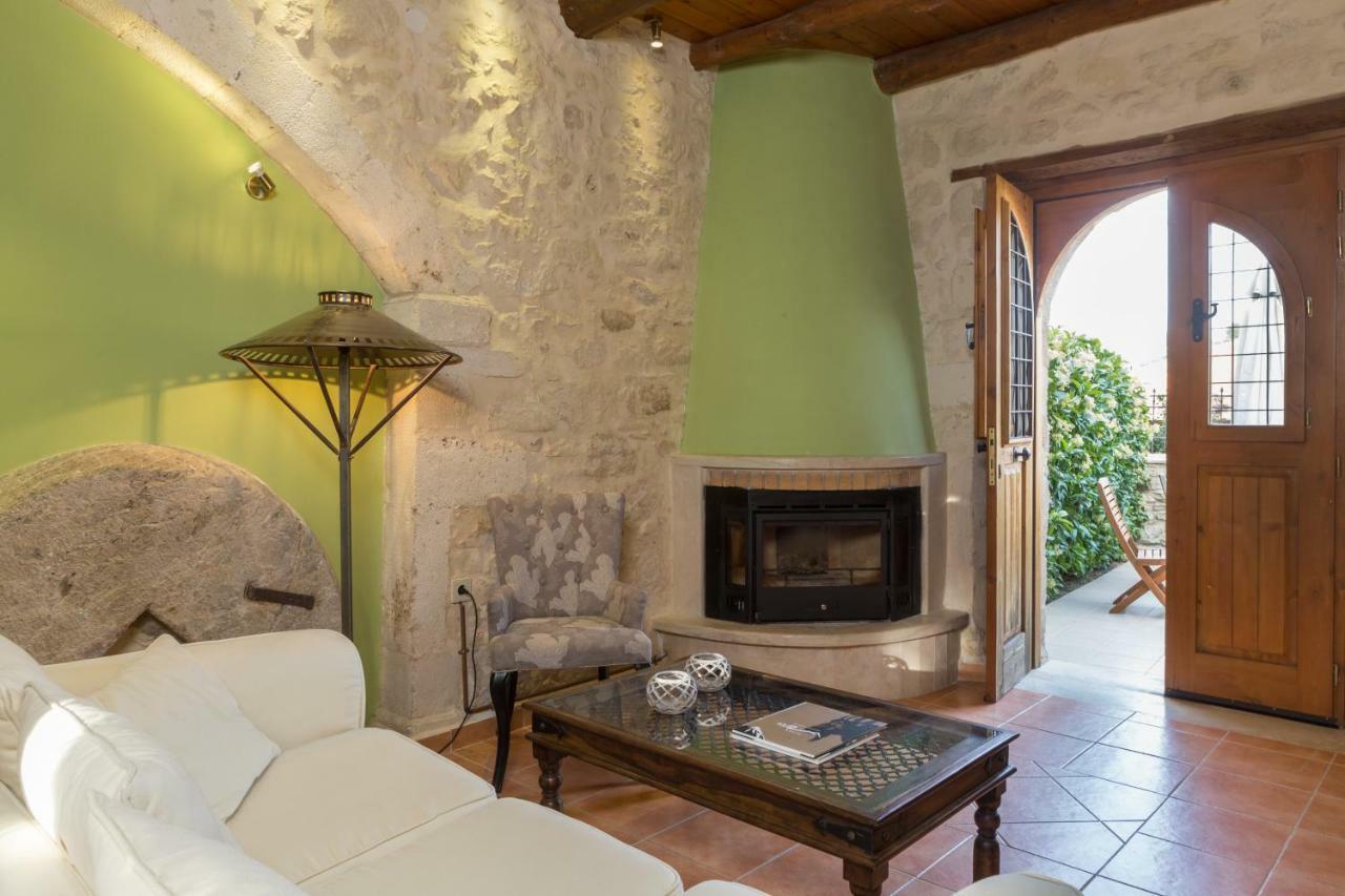Arcus Suites Argiroupolis