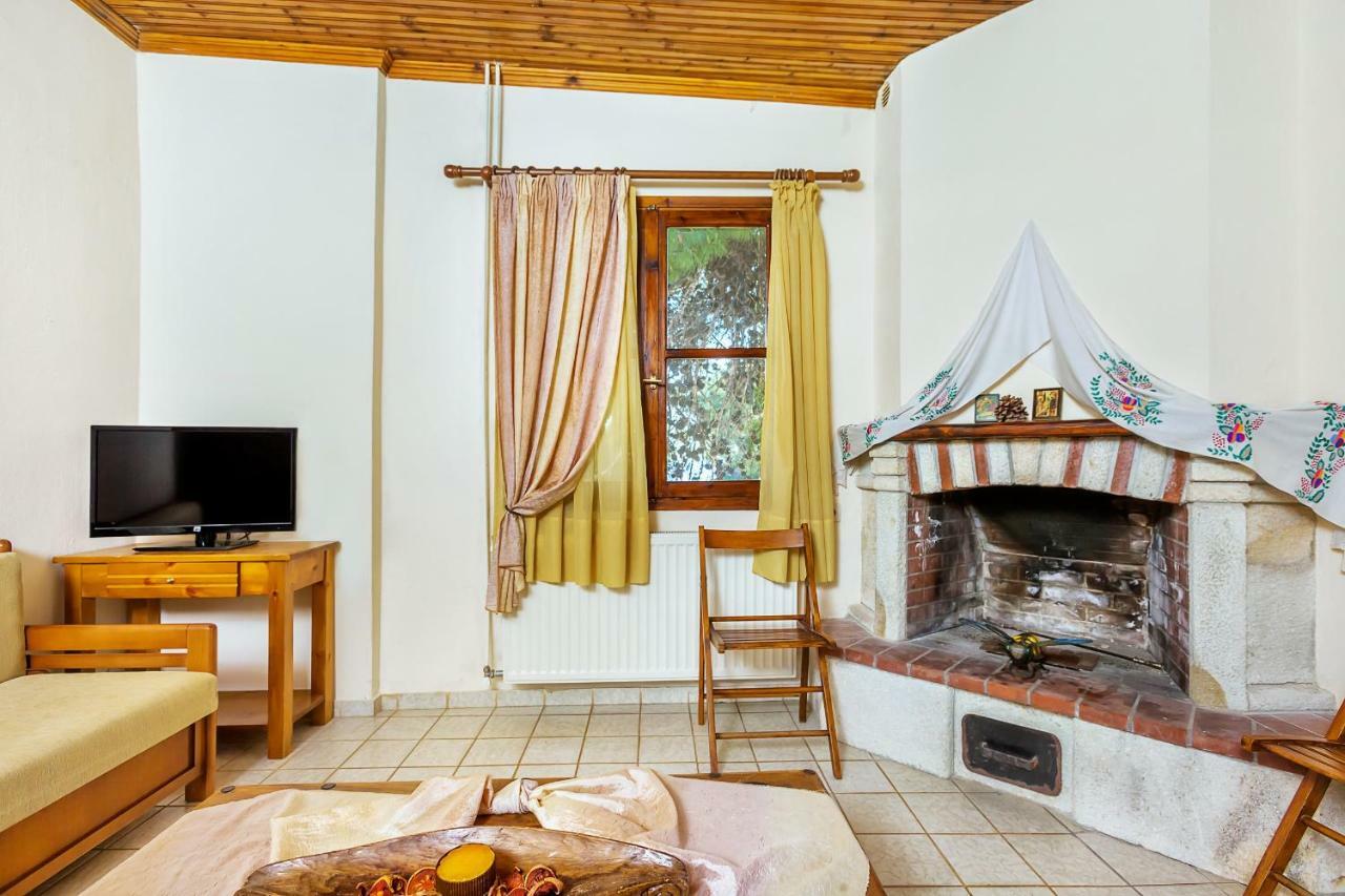 Xenios Loutra Village Karnagio * Loutra (Kassandra)