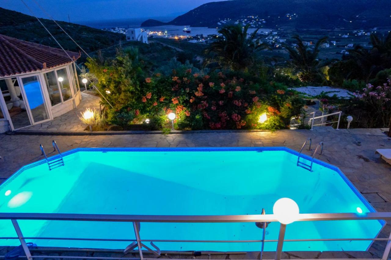 Kymothoi & Pool Bar 2*
