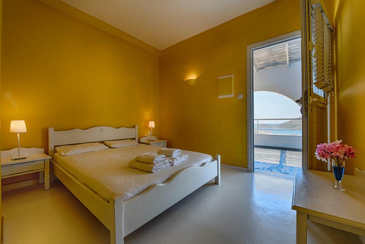 Kymothoi & Pool Bar Guest house