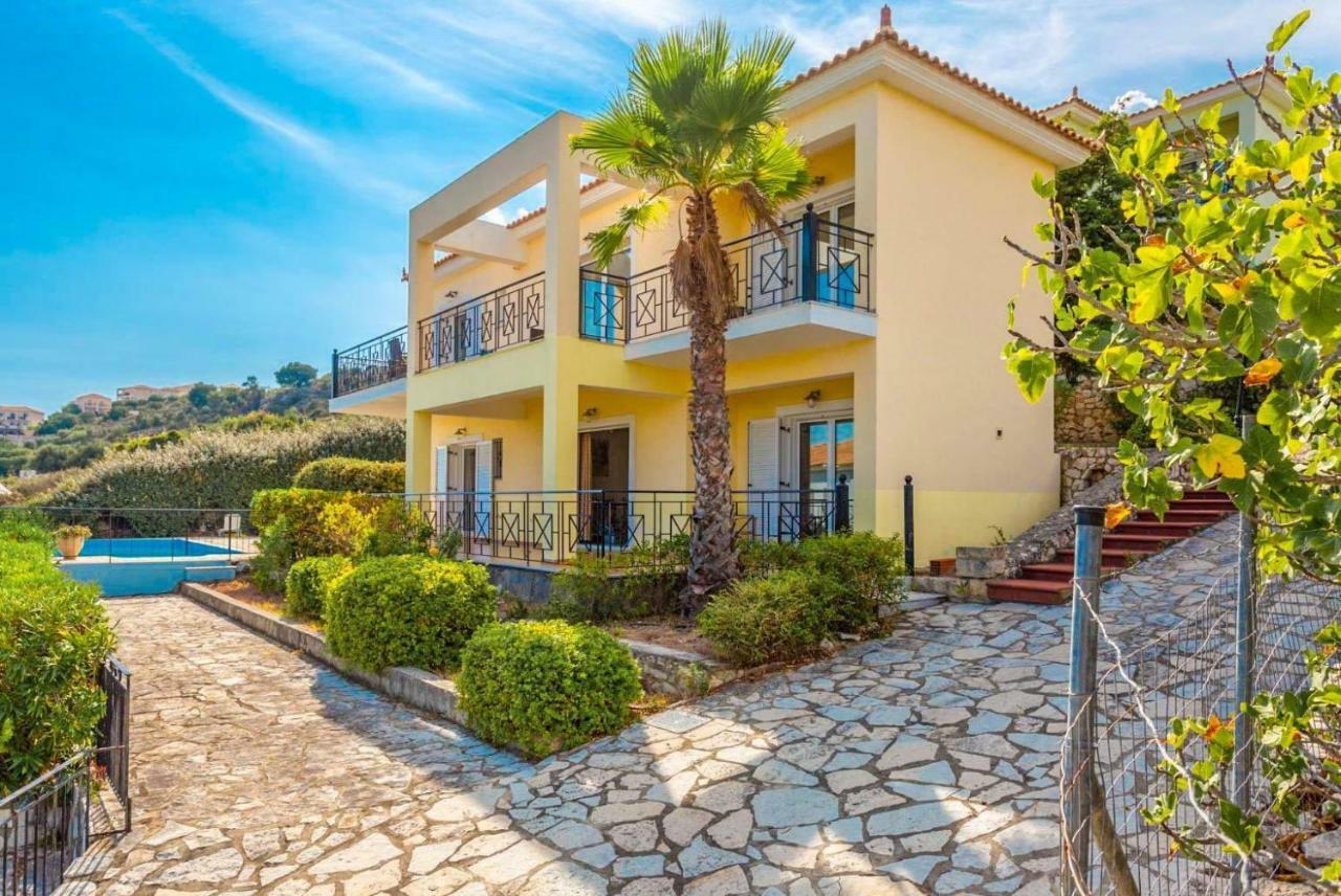 Villa Skala Yellow
