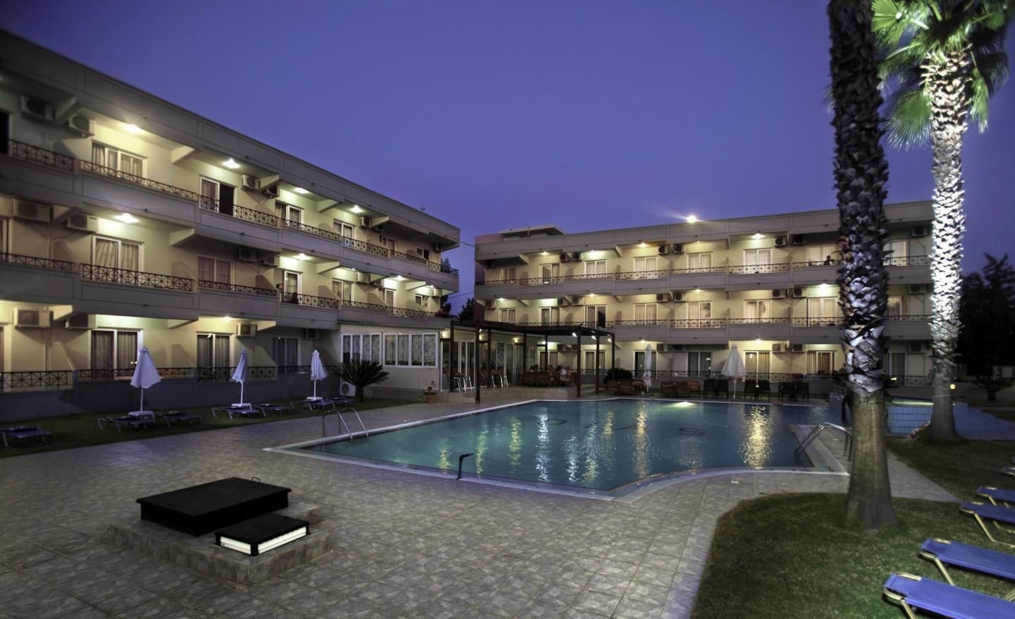 Dias & Aparthotel 2*