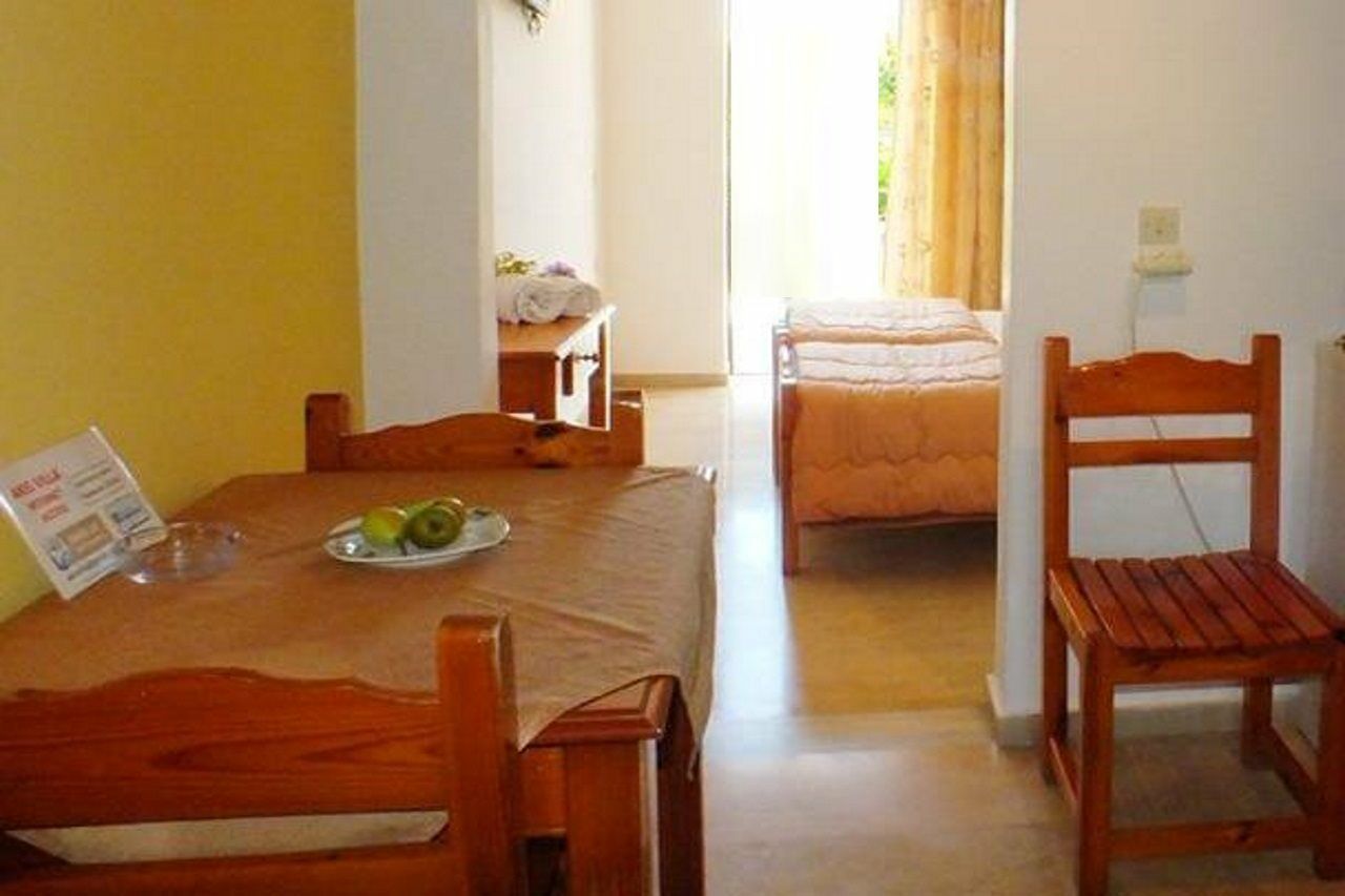 Akis * Agios Georgios (Corfu)