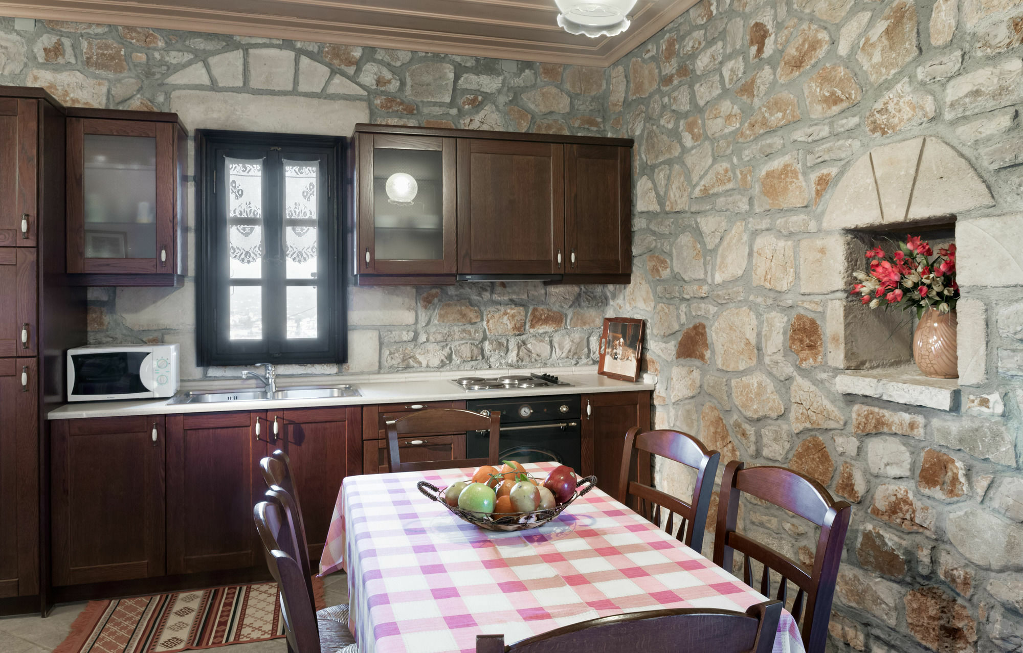 Apartment Klymeni Traditional Homes