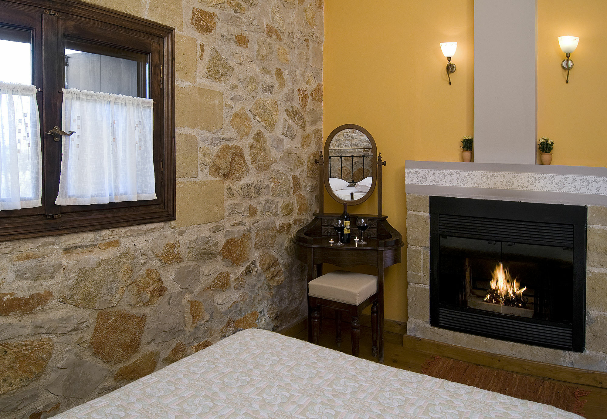 Klymeni Traditional Homes Apartment
