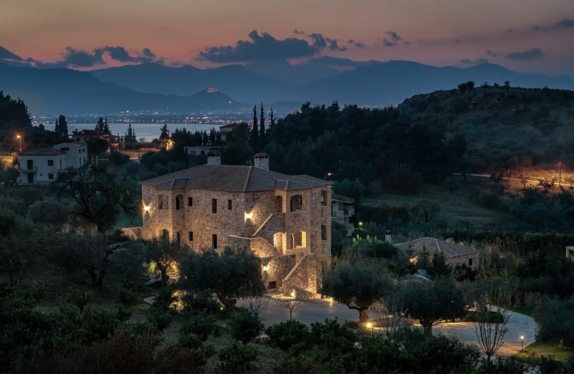 Klymeni Traditional Homes Apartment