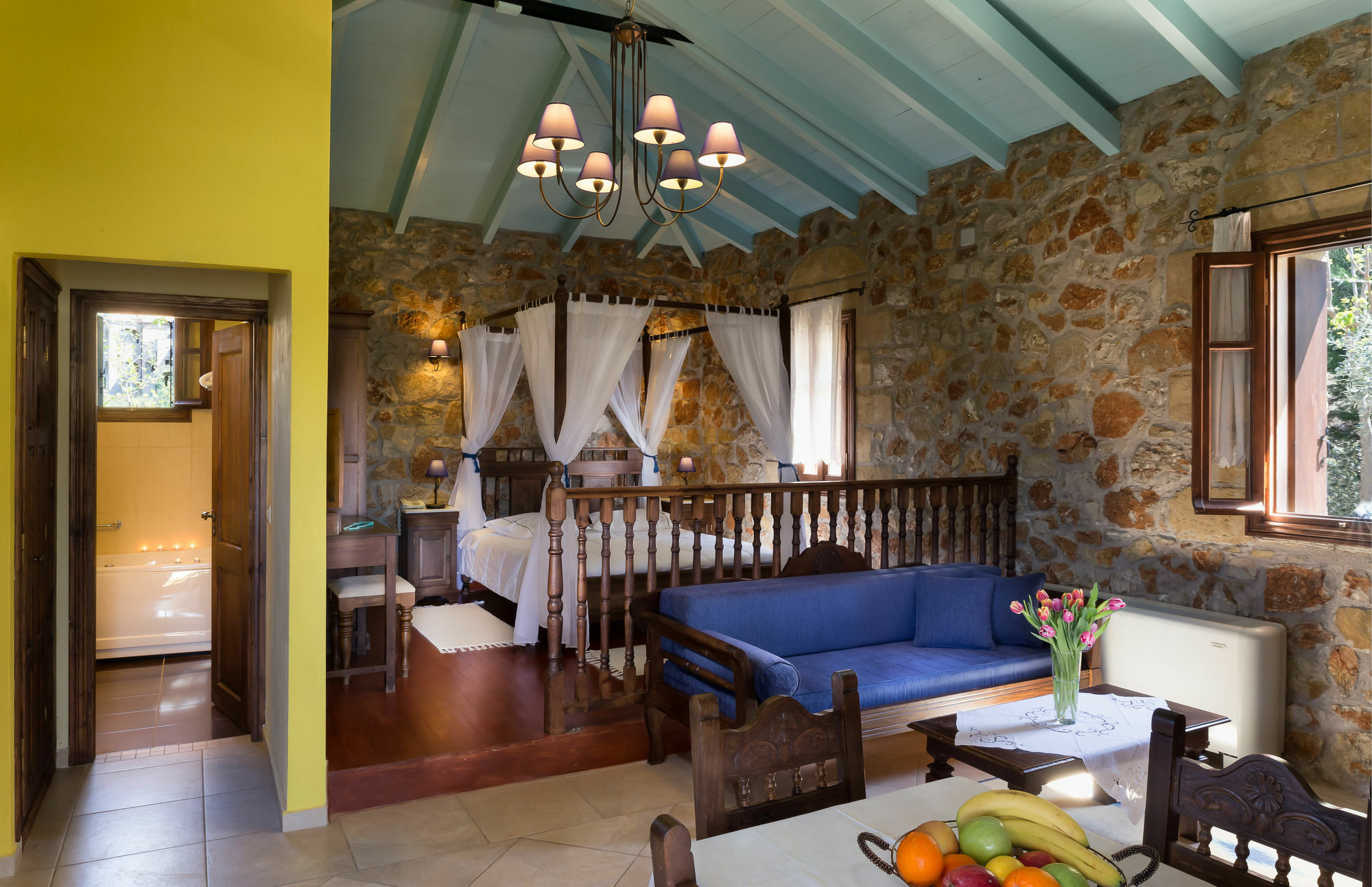 Apartment Klymeni Traditional Homes *