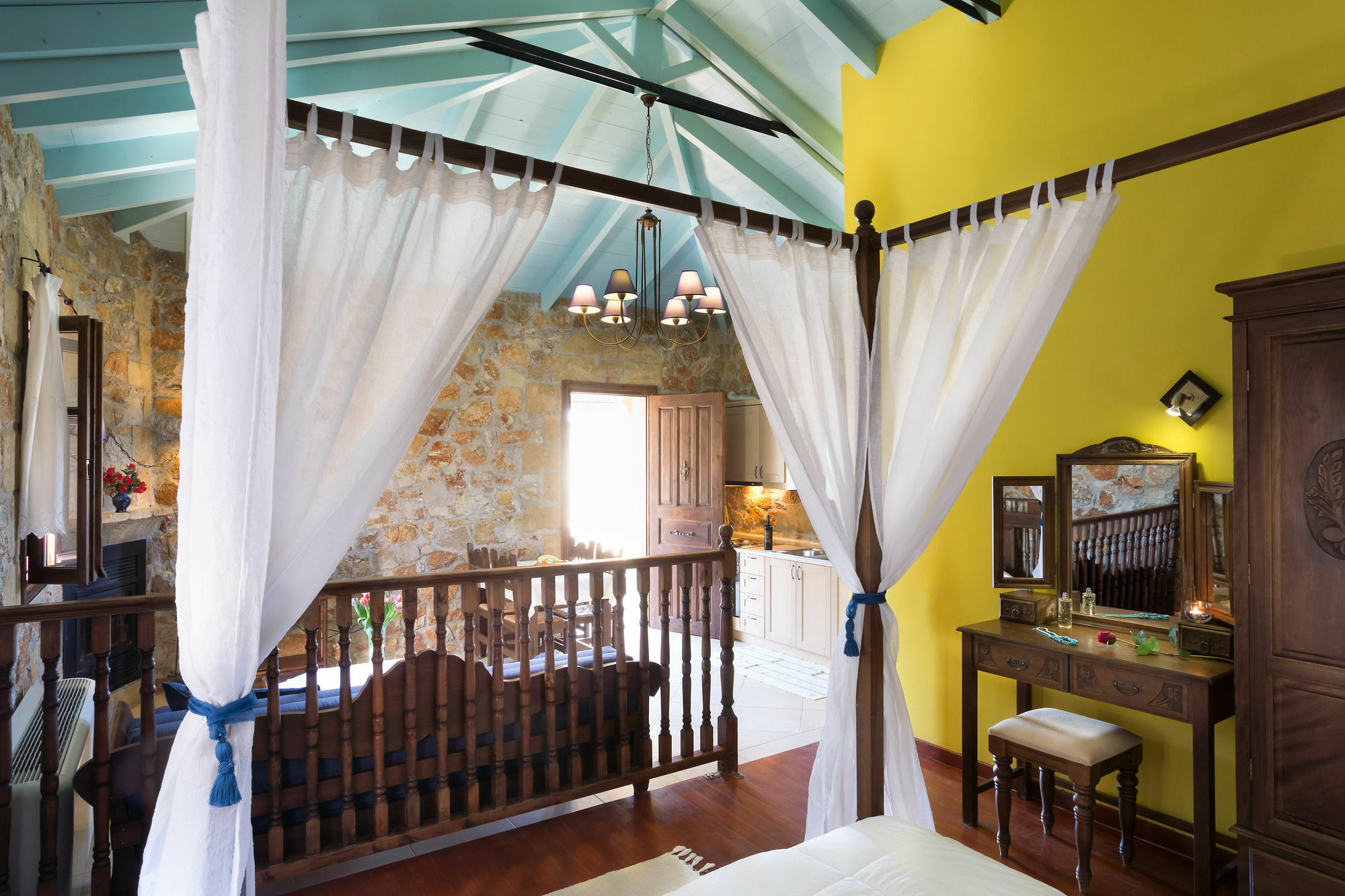 Apartment Klymeni Traditional Homes