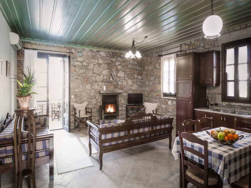 Klymeni Traditional Homes Apartment