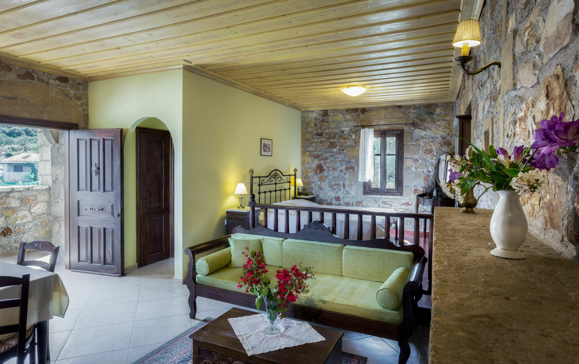 Klymeni Traditional Homes Apartment *