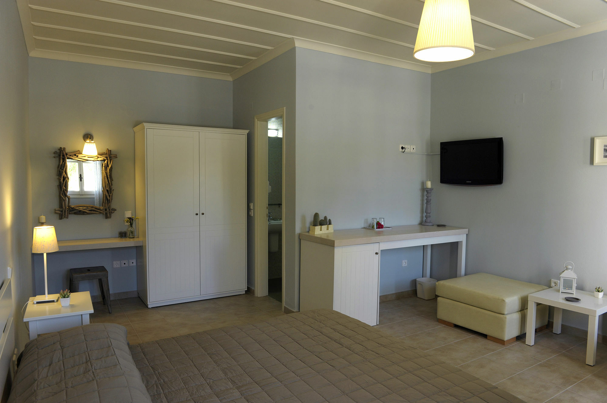 Almyris Guest house