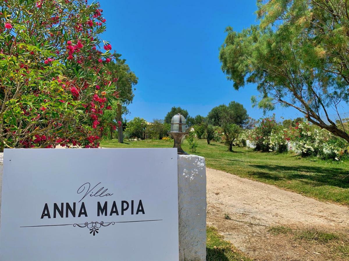 Anna Maria *
