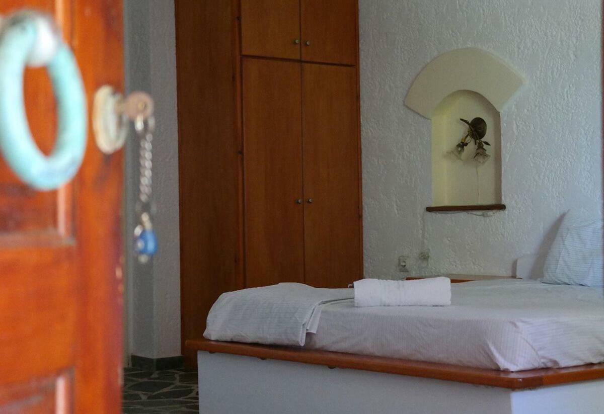 Niriides Studios Apartment *