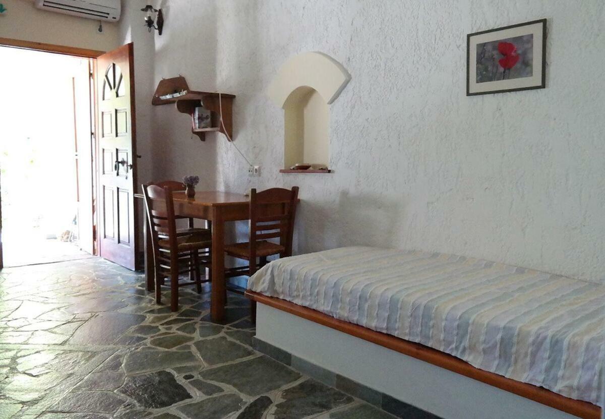 Apartment Niriides Studios Armenistis (Ikaria)