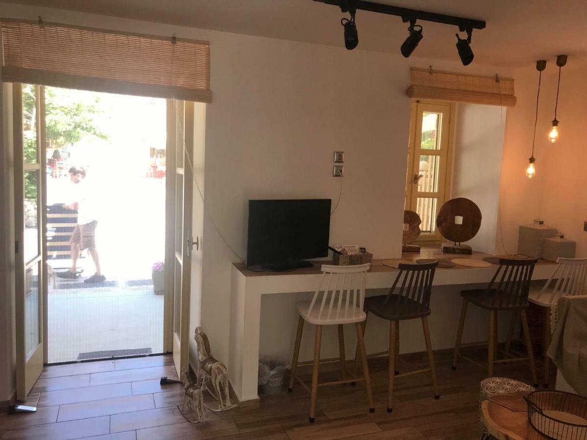 Assos Sea Front Apartment Kefalonia Island