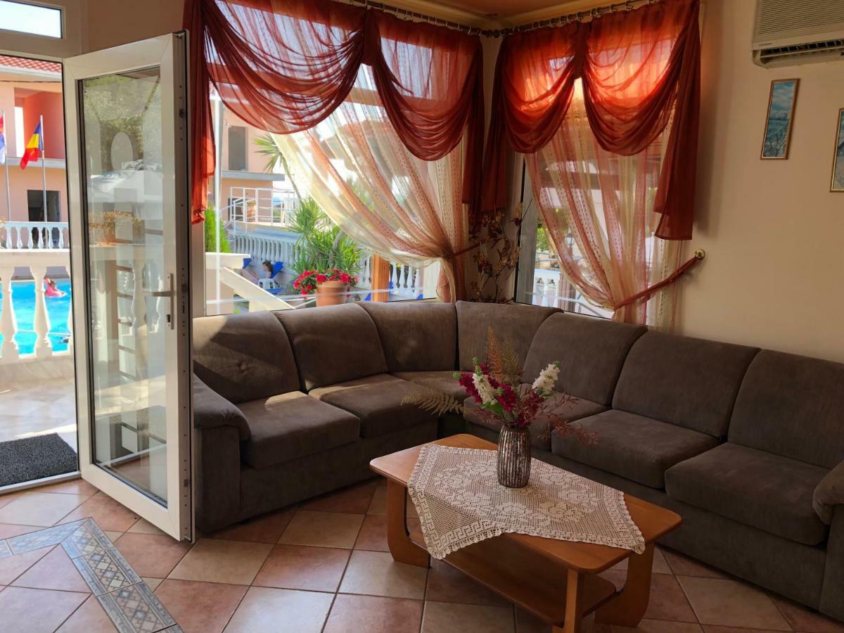 Villa Mary 1 *