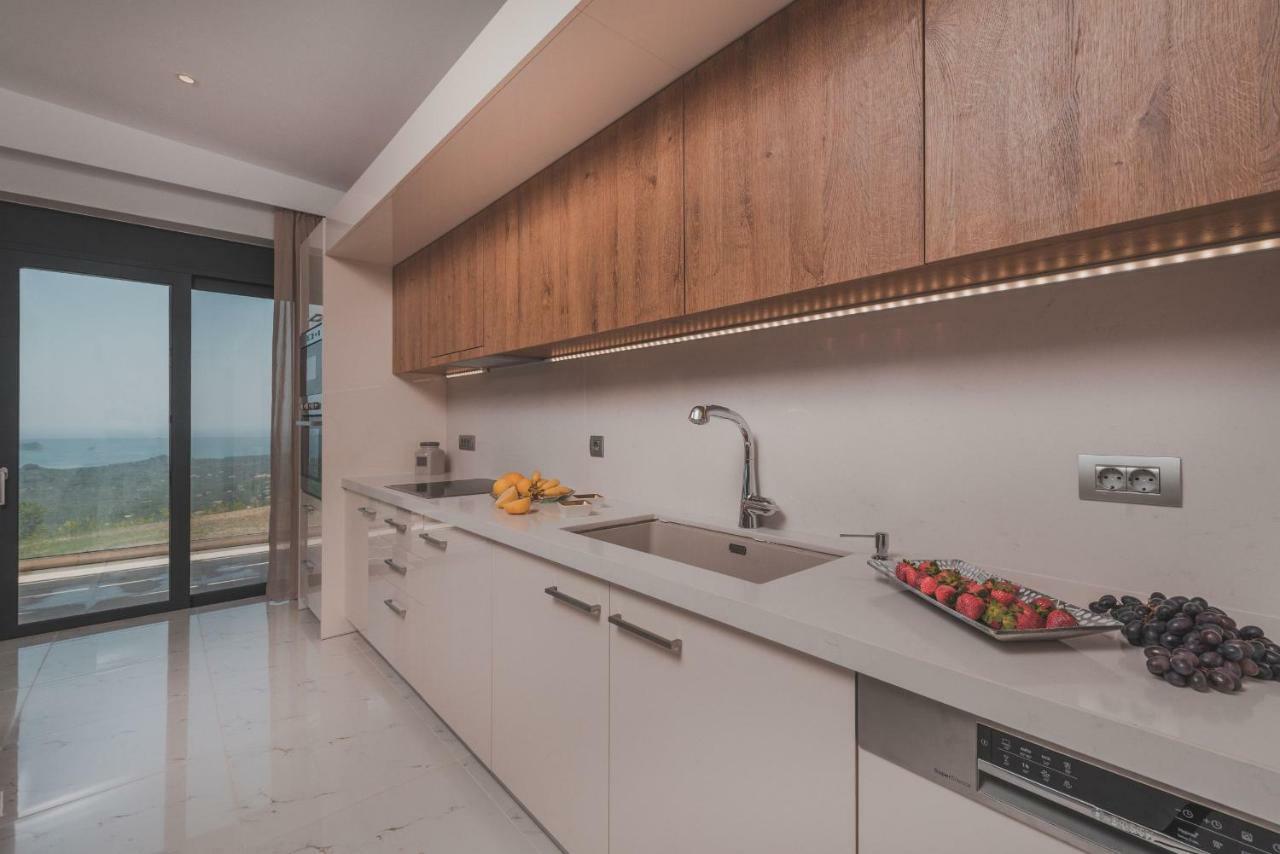 Villa Zinos Luxury *