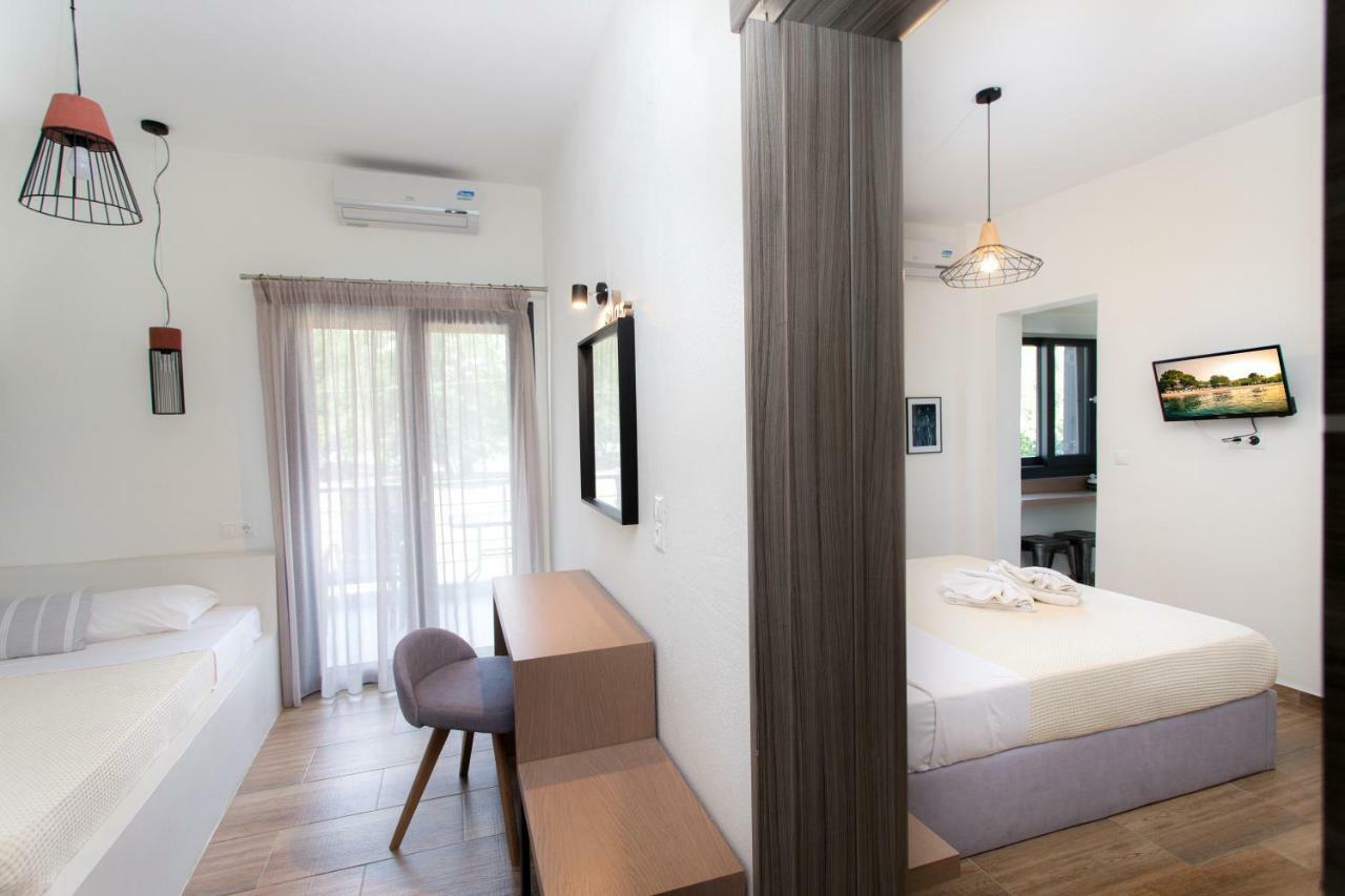 Aparthotel Kokkinos