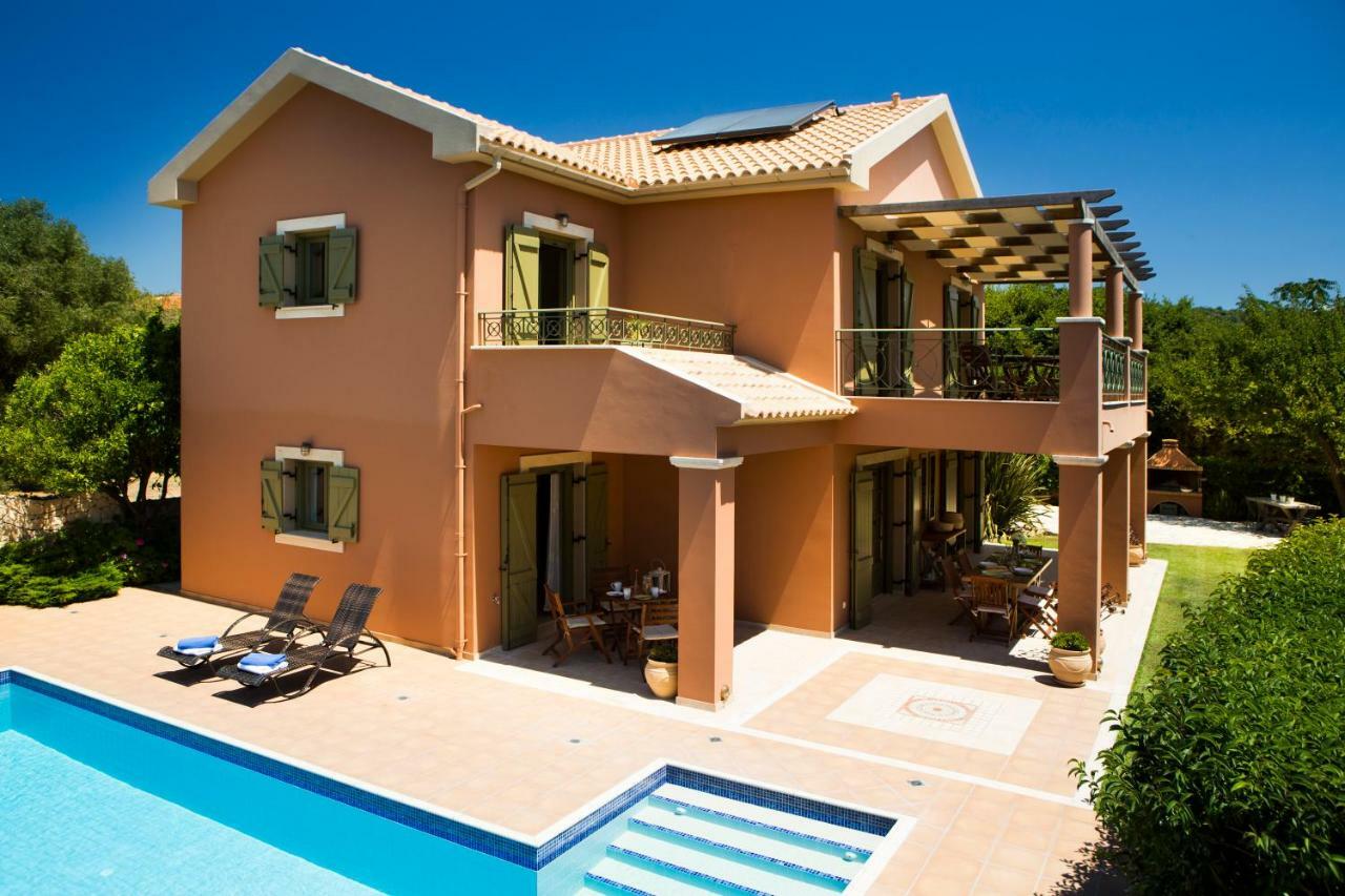 Oleanna - Elena Villa Svoronata