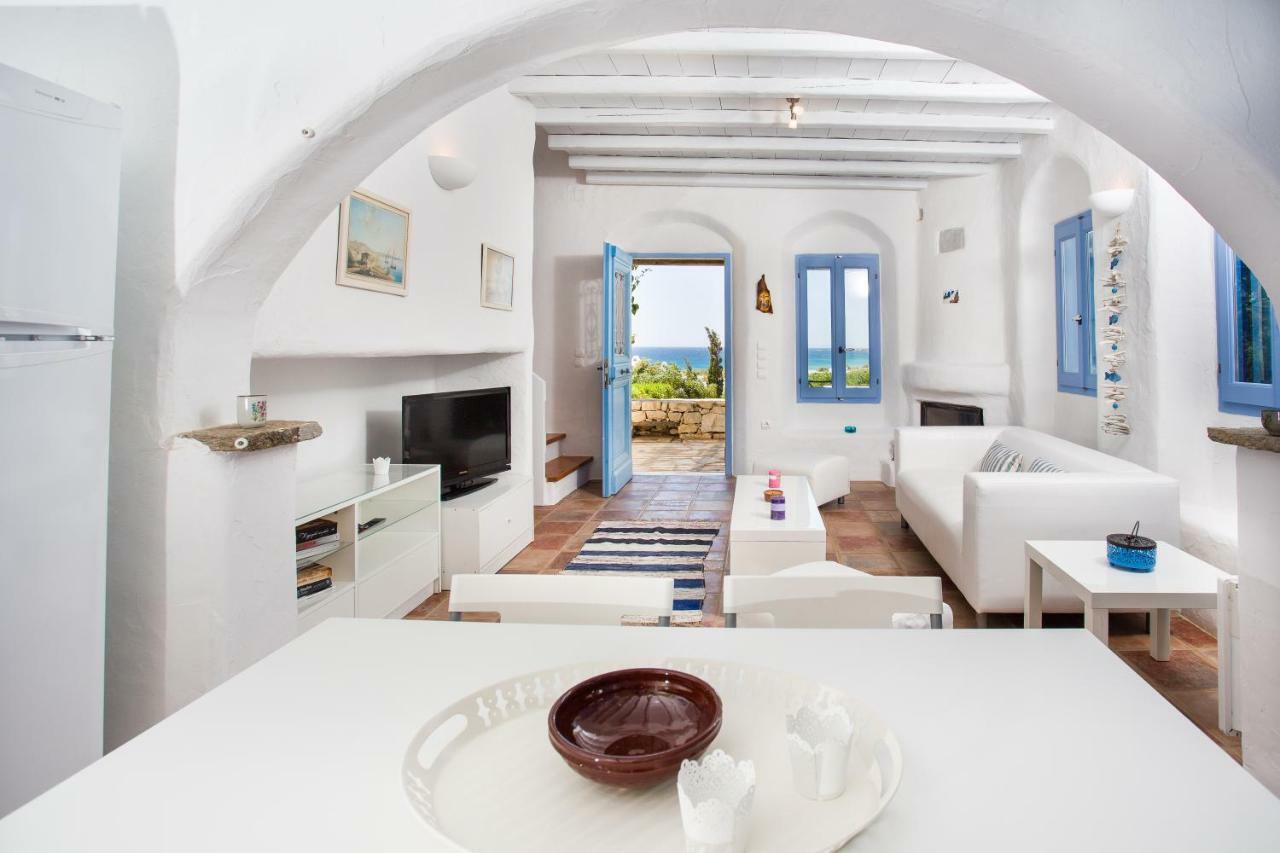 Ilianthos Traditional * Chrisi Akti (Paros)