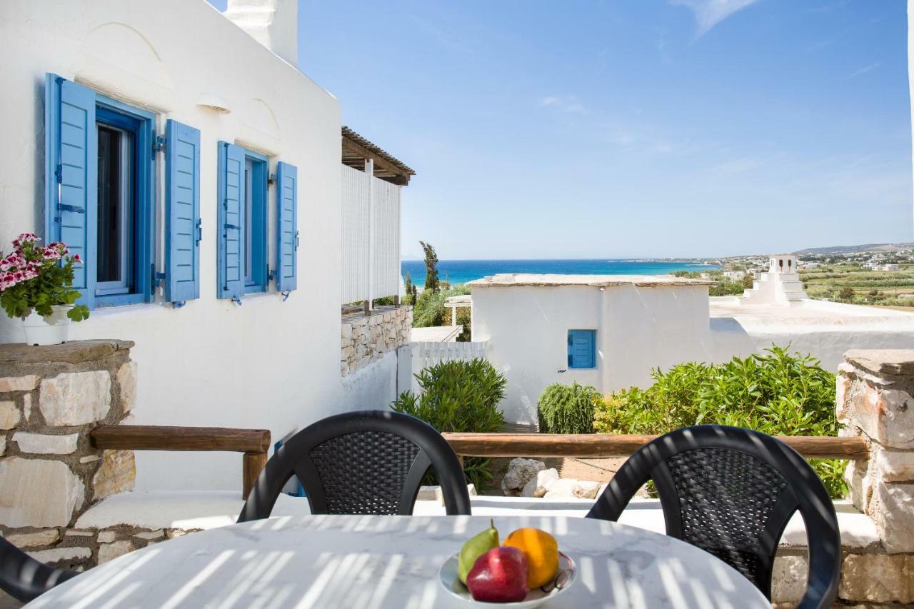 Ilianthos Traditional * Chrisi Akti (Paros)