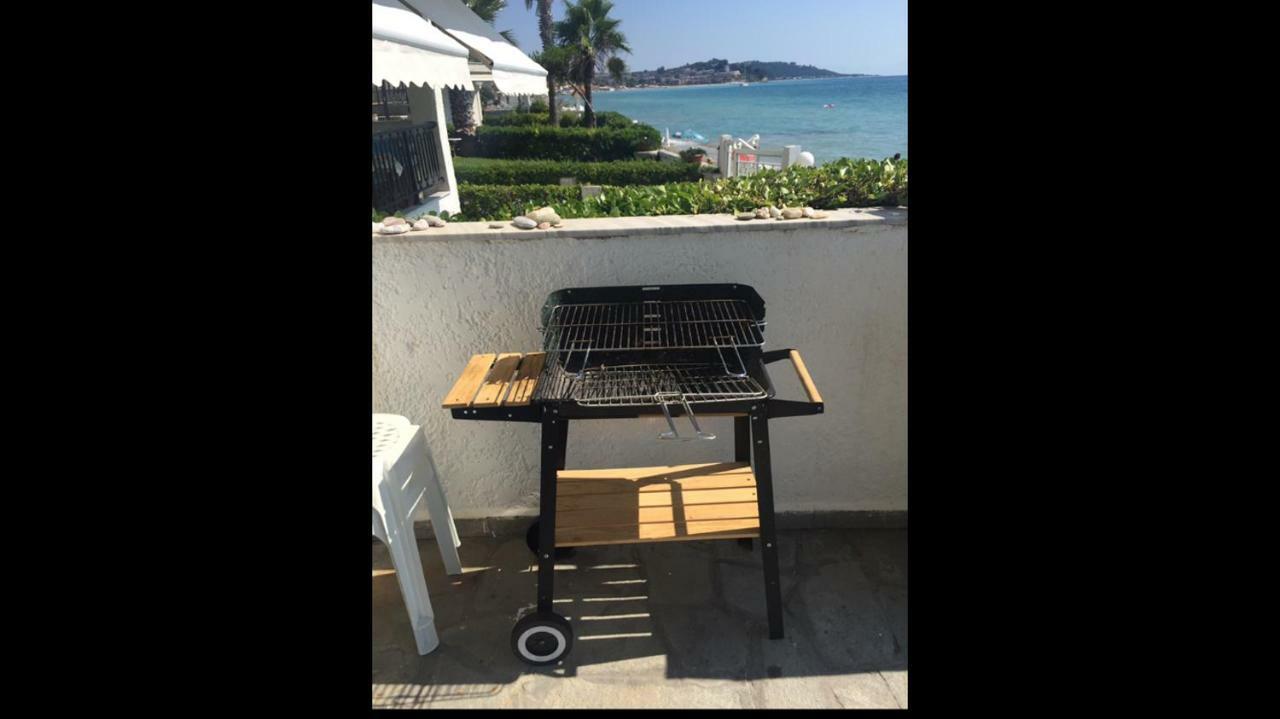 Seafront Maisonette In Holiday home