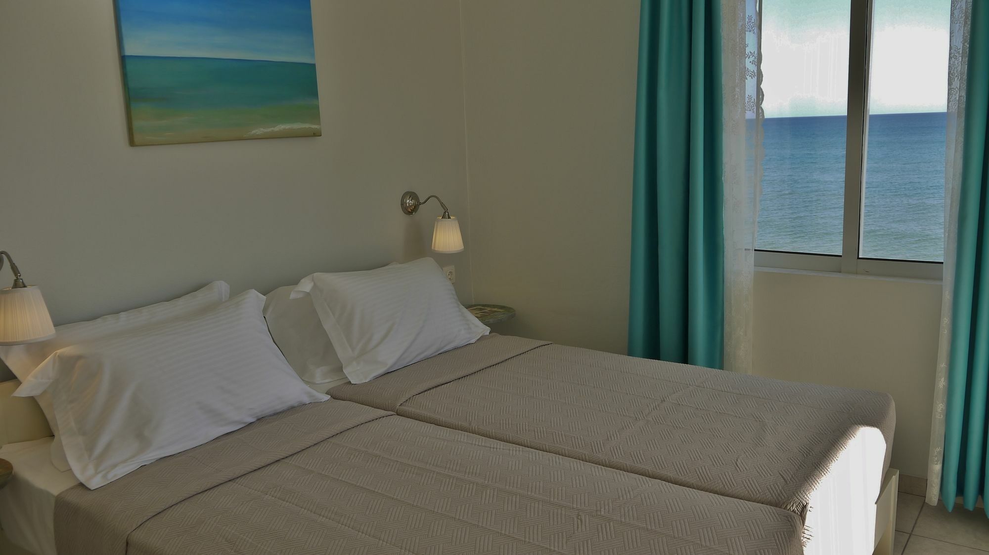 Apartment Hermes Front