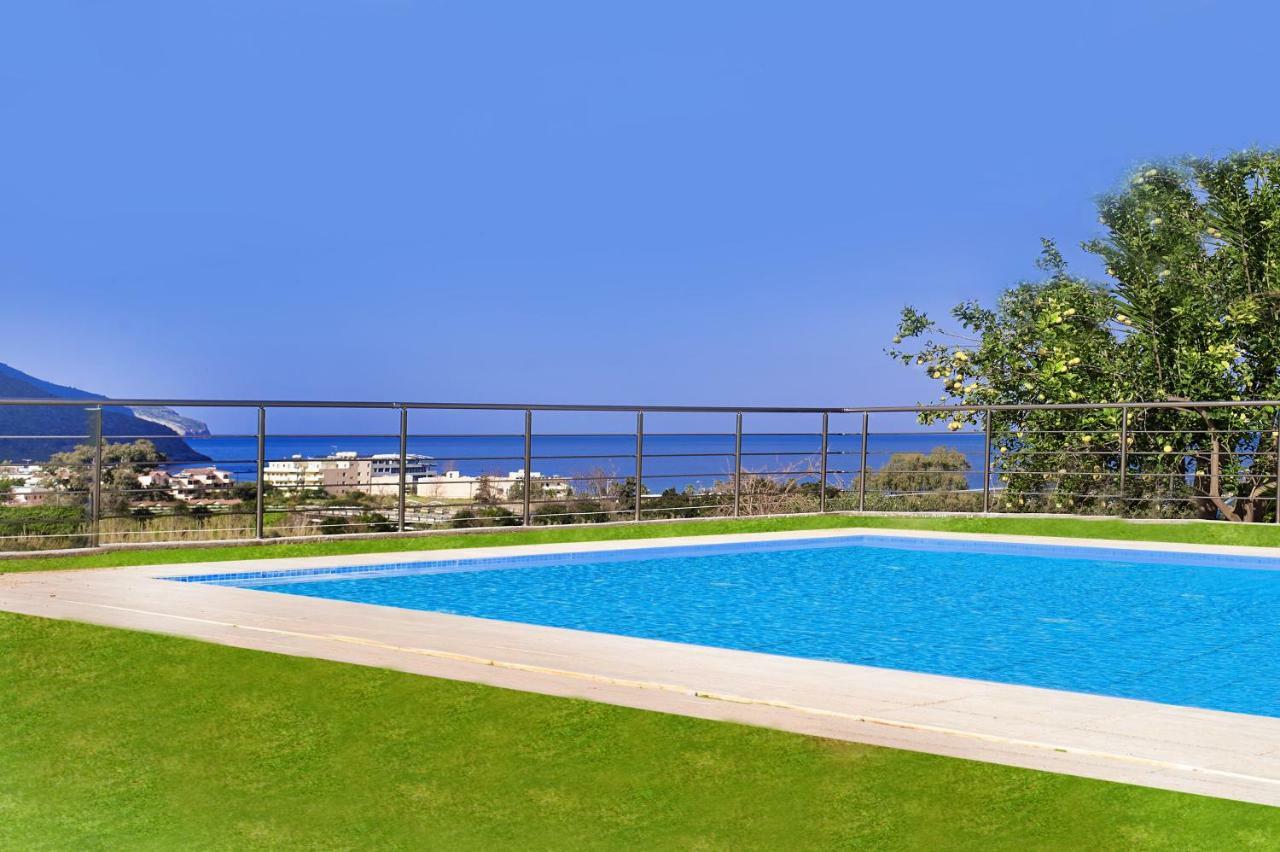 Aelia Villa