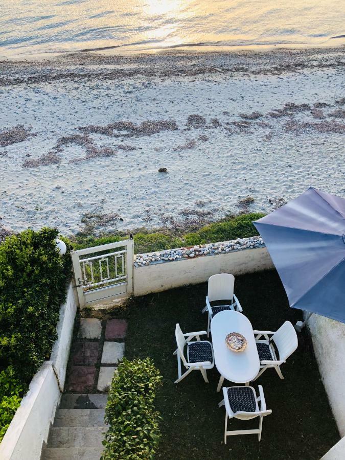 Seafront Maisonette In Holiday home