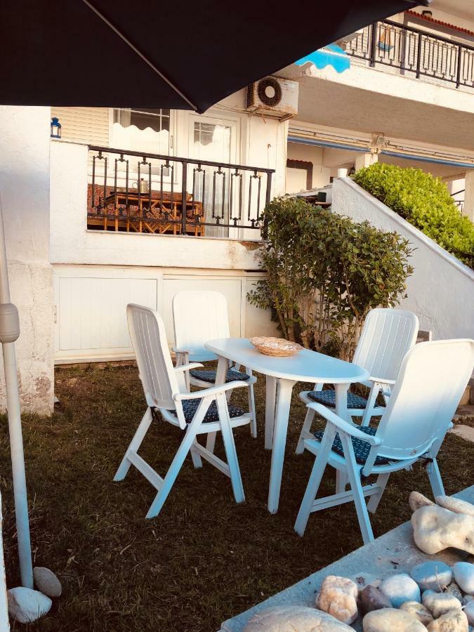 Seafront Maisonette In Holiday home