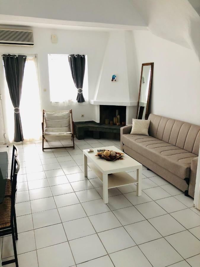 Seafront Maisonette In *