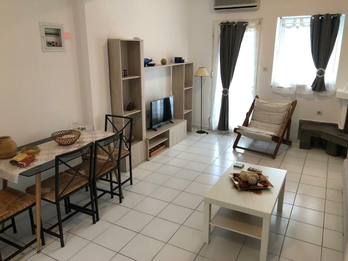 Holiday home Seafront Maisonette In *